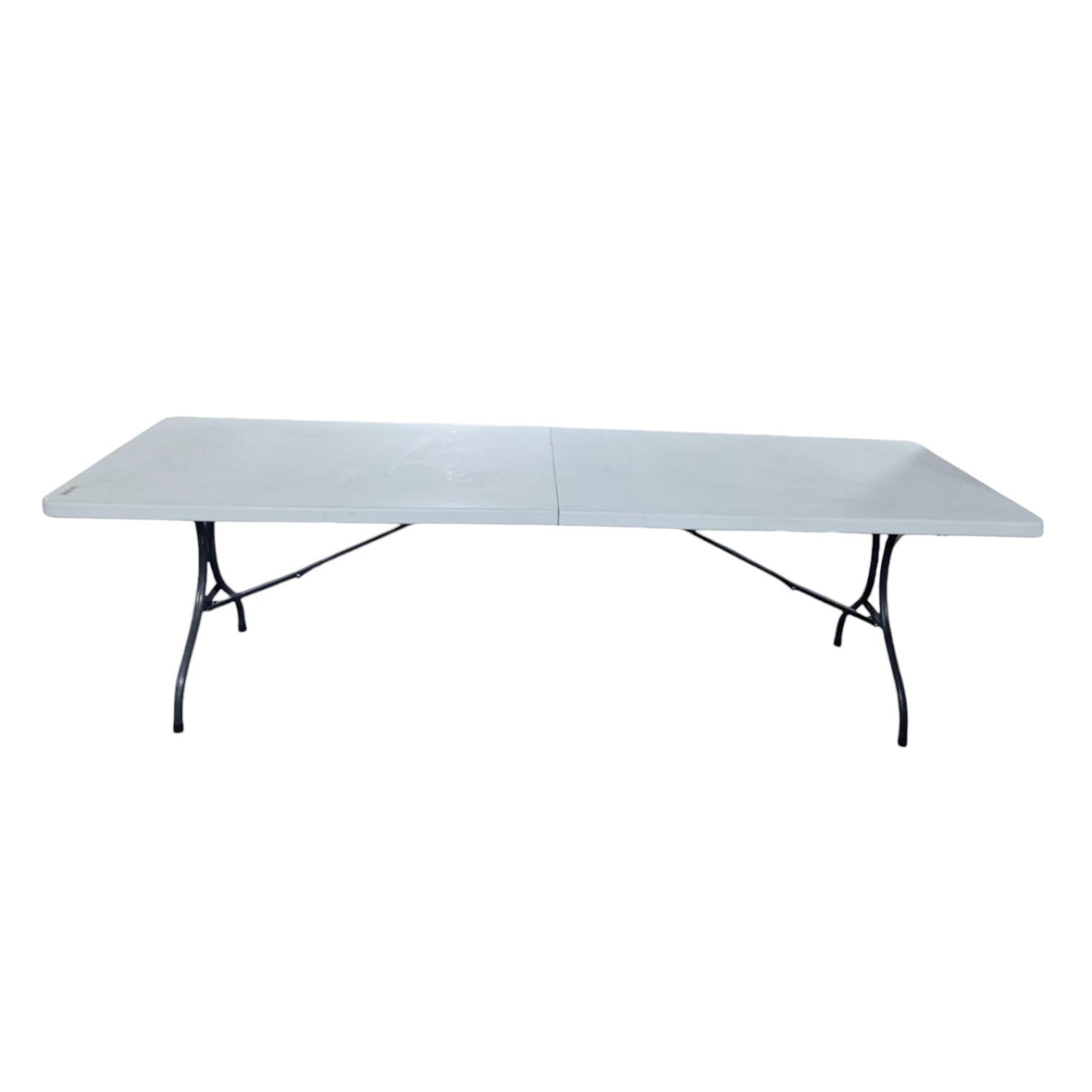 Rectangular foldable table